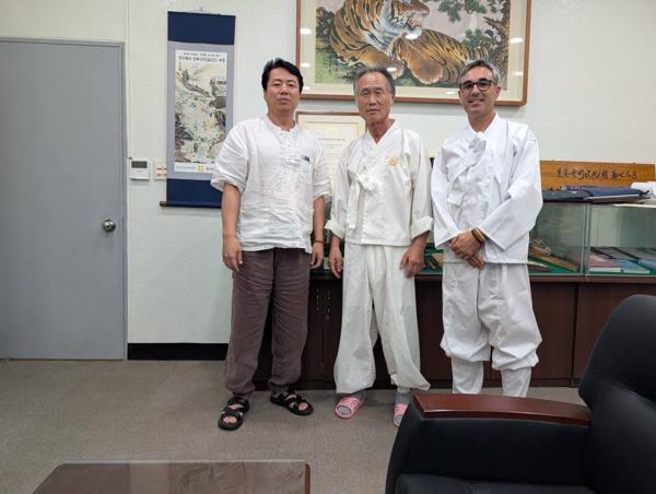 Encontro com o Grão-Mestre Jeong Gyeong-hwa — Coreia do Sul